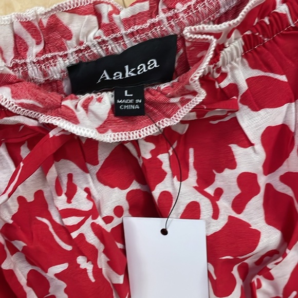 NWT AAKAA Red and White drop sleeve Smocked Crop Blouse Large floral - Picture 5 of 9